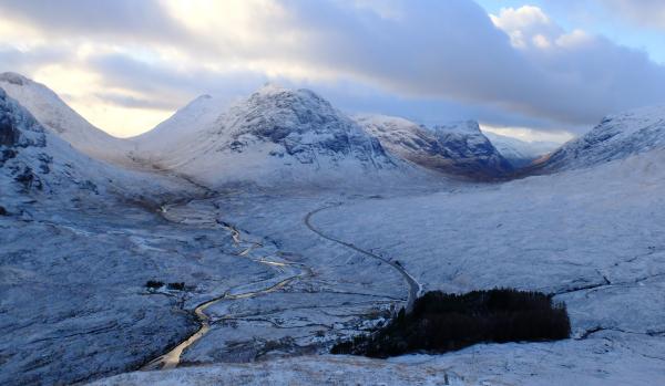 Photo of Looking west to Glen Coe with Buachaille Etive Beag in centre